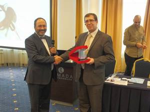 Вручение памятных знаков