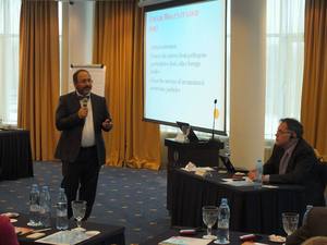 Профессор B.Tutluoglu