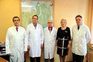  д.м.н. Скорняков С.Н., профессор Жильбер Массар, д.м.н. Мотус И.Я., к.б.н. Вахрушева Д.В., д.м.н. Медвинский И.Д.