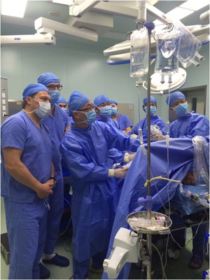 Выдающийся китайский специалист Jiang Lei за работой